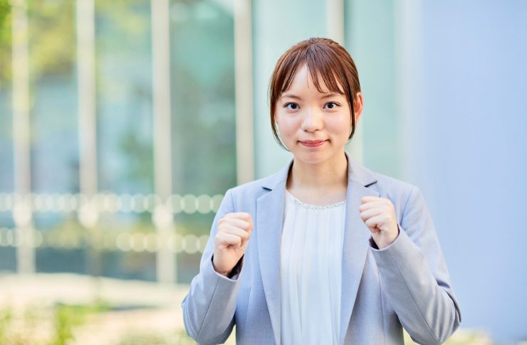 保育士のキャリアアップ研修で年収UP!副主任・専門リーダー・主任への道筋と、国の補助金活用法 1 やる気に満ちた女性