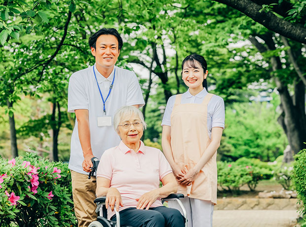 ケアスタッフとはどんな仕事？ 必要な資格はある？