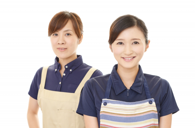 介護福祉士は保育士の資格が取りやすい？ 資格の共通点と違い