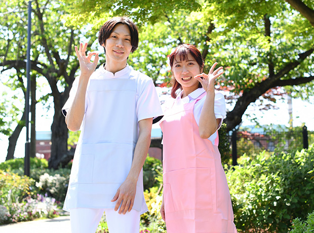 介護士はどんな服装で働くの？ OKな服装と避けたほうが良い服装